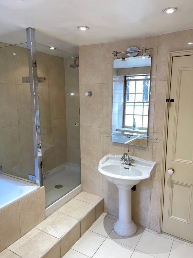 Crownplace Bury St. Edmunds Extérieur photo
